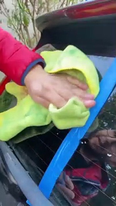 #Shorts  El mejor lifehack para tu coche. Hazlo repelente al agua