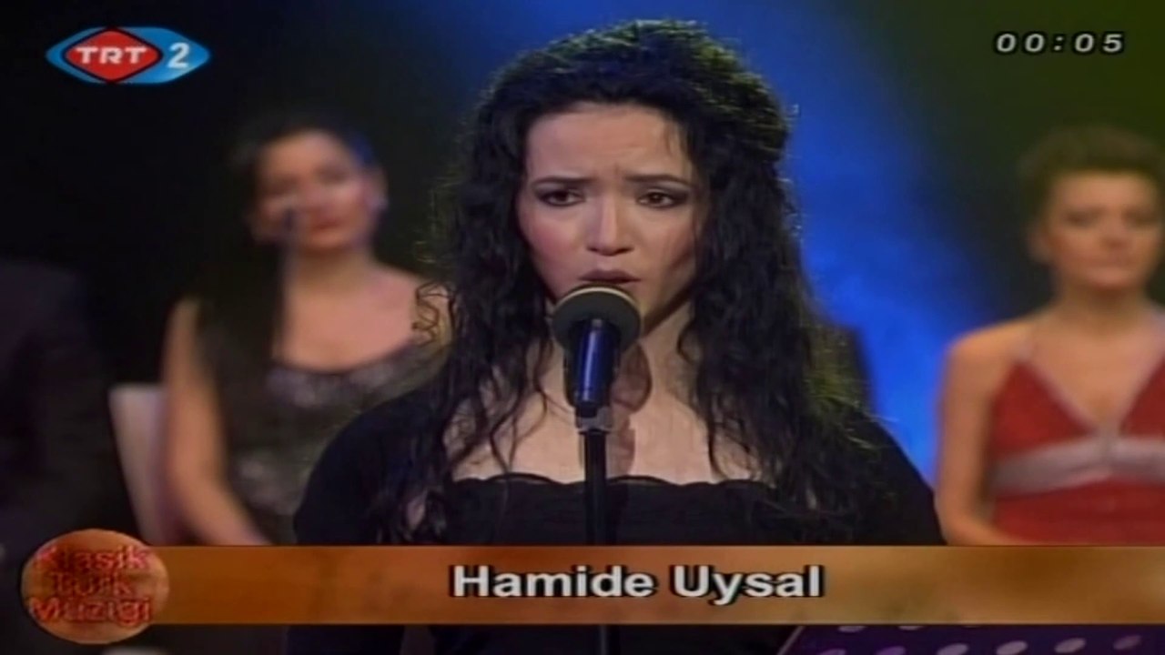 Hamide Uysal / Menekşelendi sular sular menekşelendi