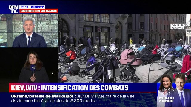 Å Lviv, 109 poussettes ont été disposées dans le centre-ville pour représenter les 109 enfants décédés depuis le début de la guerre