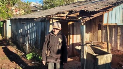 Ex-dono de galo 'preso' em Ivaiporã ganha casa nova