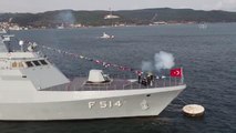 ÇANAKKALE - Deniz Kuvvetleri Komutanlığı, Çanakkale Boğazı'nda geçit töreni gerçekleştirdi