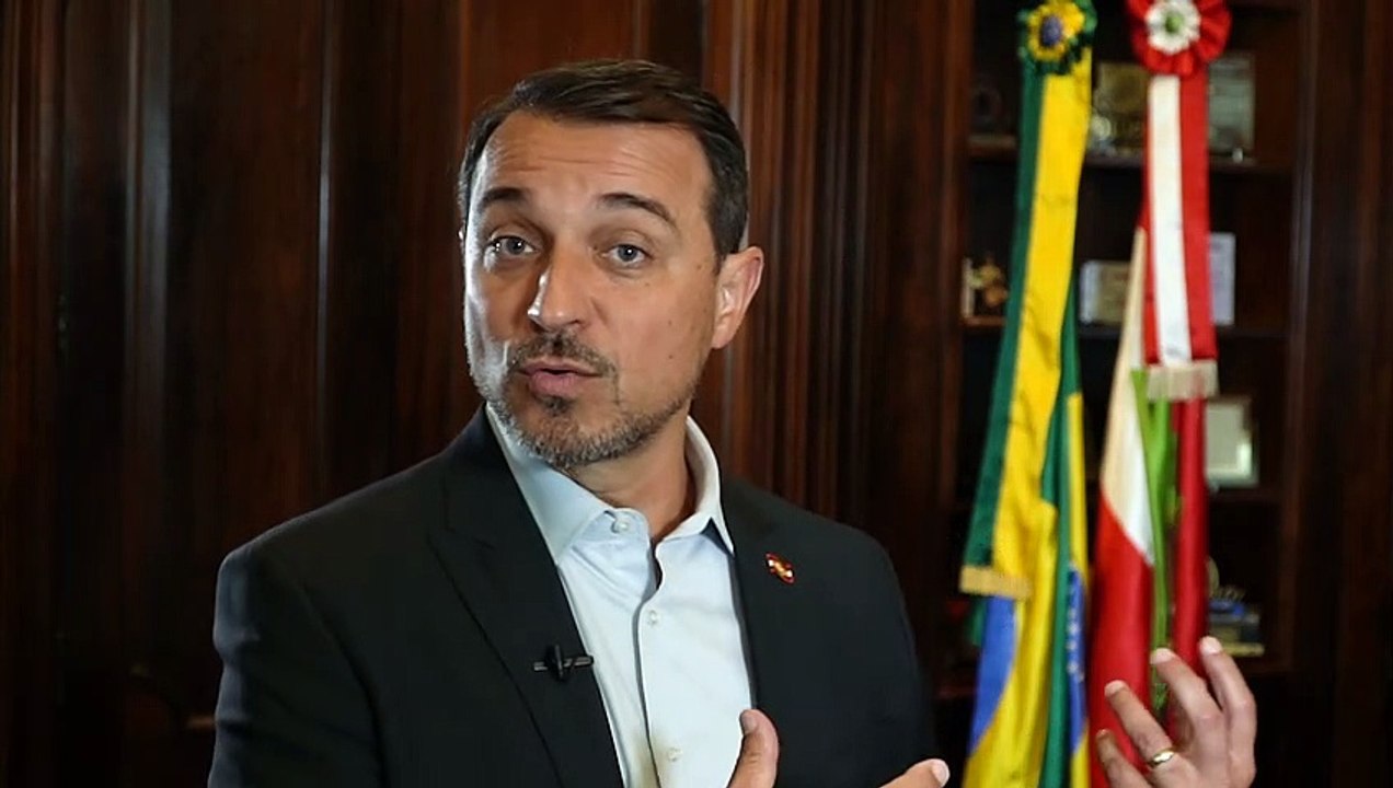 Governador fala sobre voos em avião dos Bombeiros