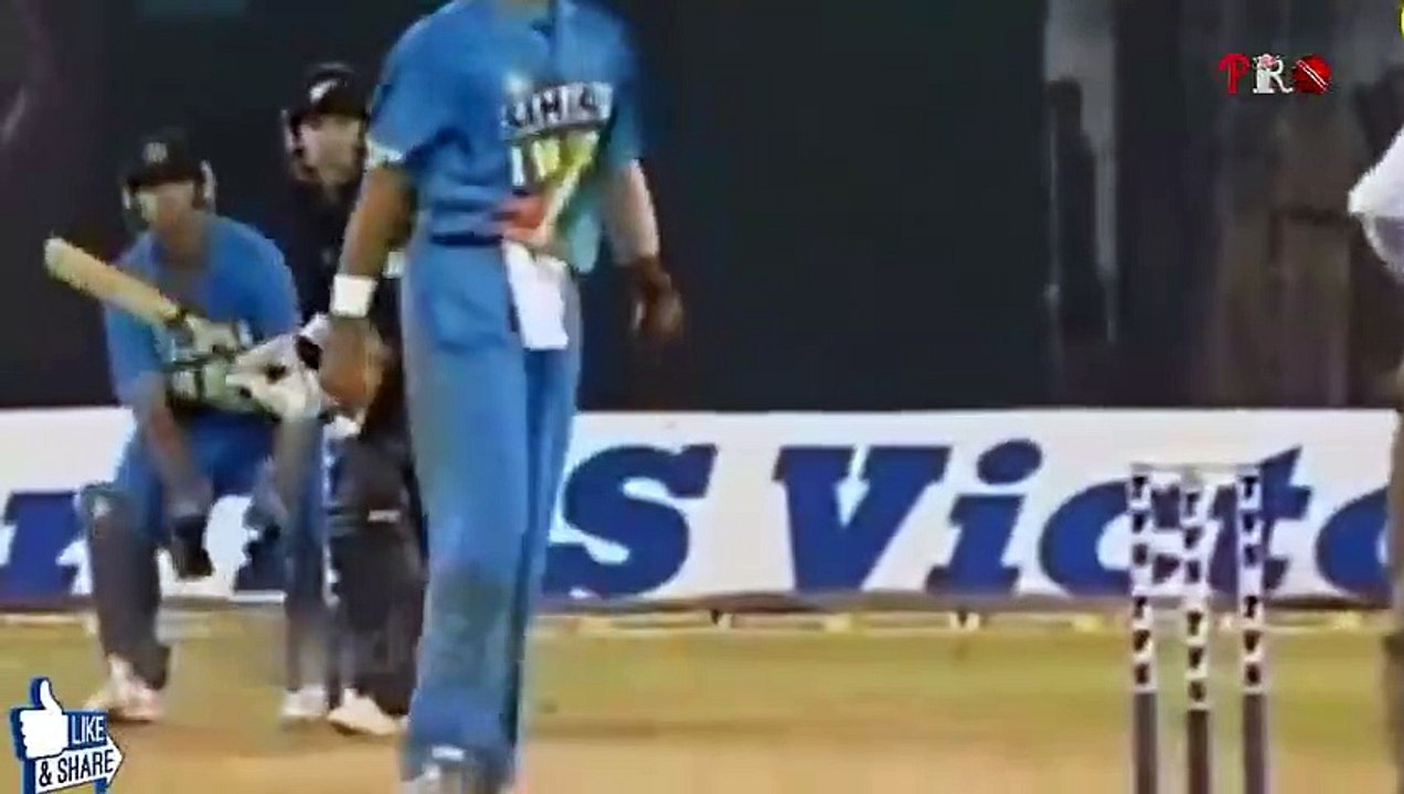 10 Funniest and Worst Balls in Cricket History