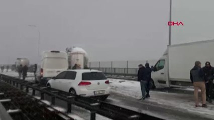 TEM'DE KAR KAZASI: YOL TRAFİĞE KAPANDI