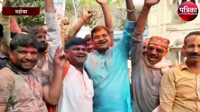 मिनी वृंदावन में मनाई गई ब्रज की होली, बीजेपी की जीत से होली के जश्न में दिखी रौनक