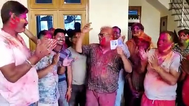 VIDEO : होली की मस्ती में चूर दिखे BJP MLA Madan Dilawar, देखें विधायक को होली गीत गाते हुए