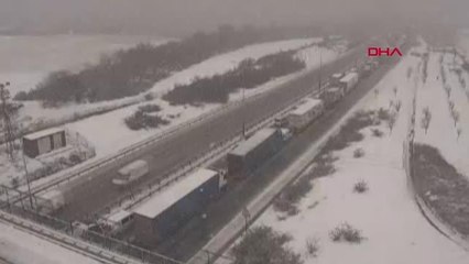 Son dakika haberi | TEM'DE KAR KAZASI YOL TRAFİĞE KAPANDI - 3