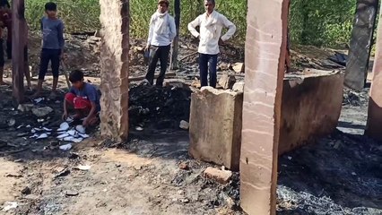 दौसा...थड़ी व छप्पर में लगी आग, हजारों रुपए का नुकसान