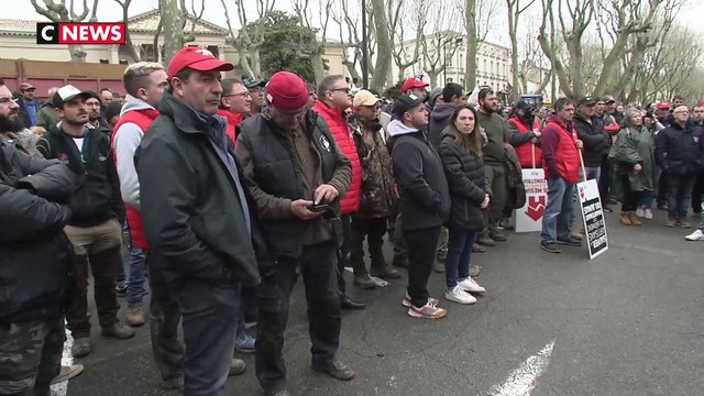 Guerre en Ukraine : Les agriculteurs manifestent leur colère face à la hausse du prix des matières premières