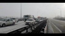 TEM’de kar kazası: Yol trafiğe kapandı