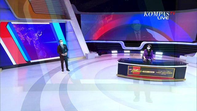 Diduga Muatan Berlebih, Truk Tronton Terguling Hingga ke Halaman Rumah Warga