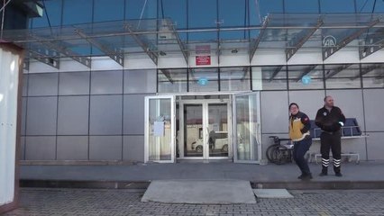 Son dakika haberi | KASTAMONU - Karlı yolda hareket halindeki ambulansta doğum gerçekleştirildi