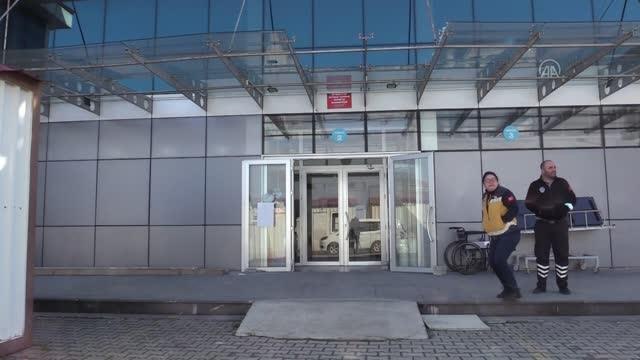 Son dakika haberi | KASTAMONU - Karlı yolda hareket halindeki ambulansta doğum gerçekleştirildi