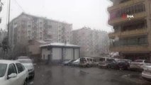 (DİYARBAKIR Diyarbakır'da kar yağışı etkili oldu