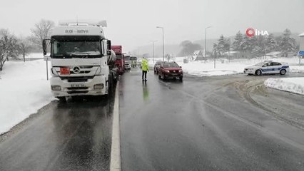 Bolu Dağı'nda ağır tonajlı araçların geçişi kontrollü olarak sağlanıyor