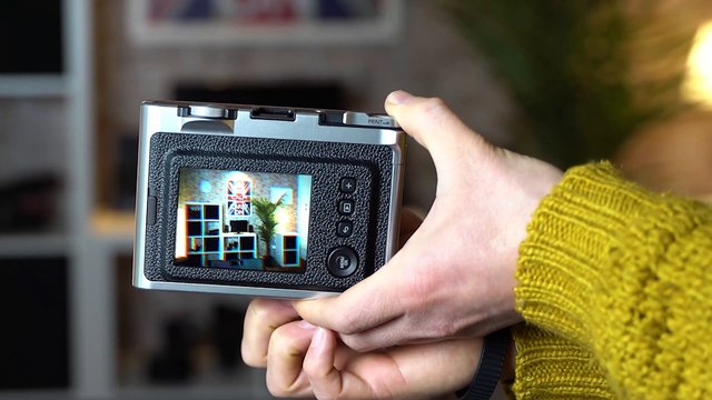 Recensione Fujifilm Instax Mini Evo: una ibrida tra istantanea e compatta!