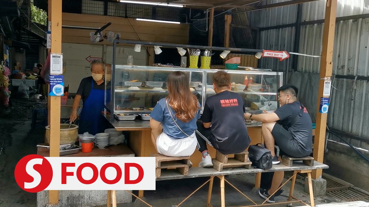 ‘Squatting’ Teochew porridge stall in Penang makes a comeback