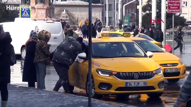 Taksimetre açmadan pazarlık yapan taksiciler kamerada