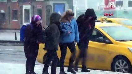 İstanbul Taksim'de taksicilerin fırsatçılığı pes dedirtti