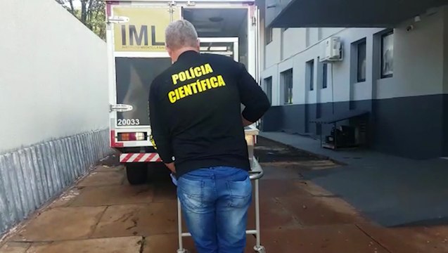 Corpo de Matheus Rambo Leal, 26 anos, vítima de homicídio no Cataratas chega ao IML