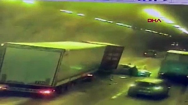 Bolu Tüneli'nde 18 aracın karıştığı zincirleme kaza: Yaralılar var