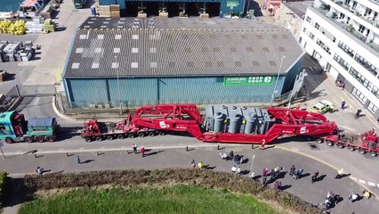 Descargar video: National Grid abnormal load from Shoreham to NInfield