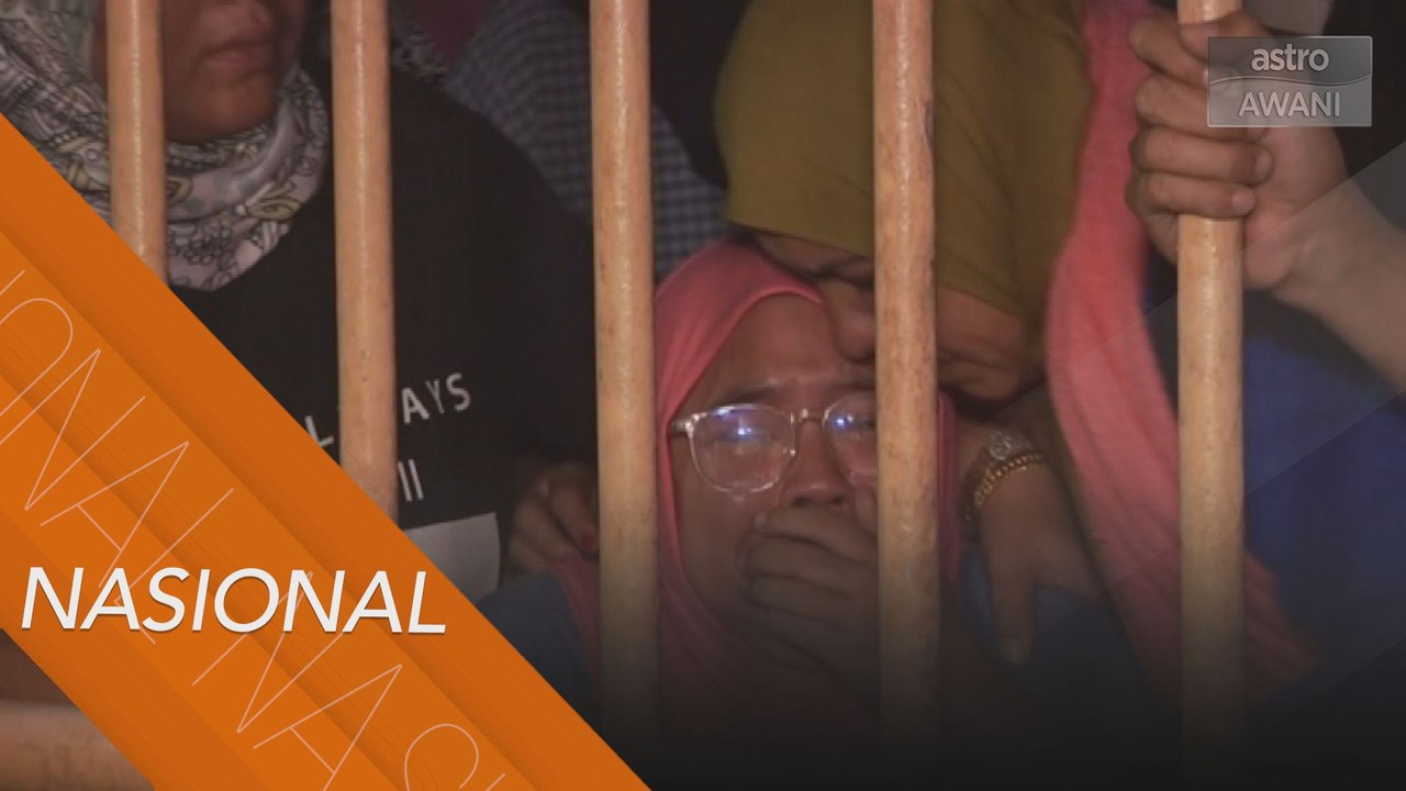 Empat lemas, empat hilang bot terbalik di perai...