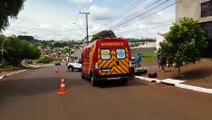 Motociclista fica ferido após colisão entre carro e moto na Rua Europa, no Bairro Periolo