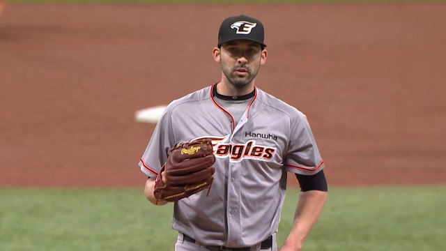 '한화 2년 차' 카펜터 2경기 무실점...키움 8대 1 제압 / YTN