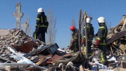 Guerre en Ukraine : un site militaire dévasté à Mykolaïv, un bilan très lourd redouté