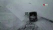 Kar ve tipiden kapanan Sahara Geçidi’nde araçlar mahsur kaldı