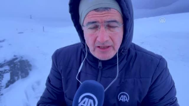 Ardahan-Şavşat kara yolu çığ nedeniyle ulaşıma kapandı