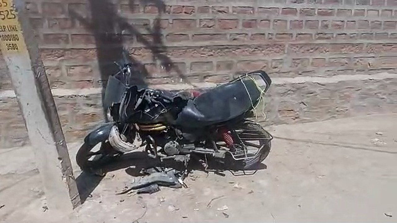 Accident : बाइक सवार को कुचलकर विद्यालय में घुस...