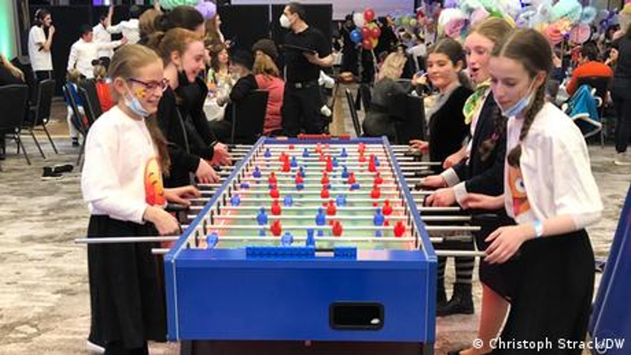 Young evacuees from Odesa celebrate Purim in Berlin