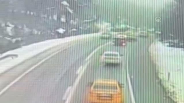 Son dakika haberleri: Bir kişinin yaralandığı zincirleme kaza, güvenlik kamerasına yansıdı