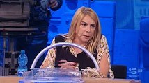 Rudy Zerbi litiga con Anna Pettinelli ad Amici: c'entra Gio Montana Dopo la gara delle cover giudica