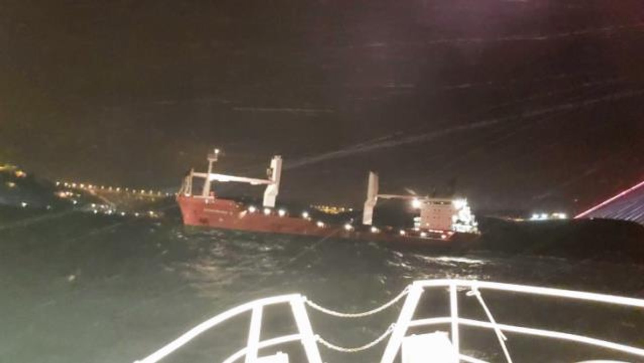 Poyrazköy önlerinde kargo gemisi makine arızası yaptı, boğaz trafiği askıya alındı