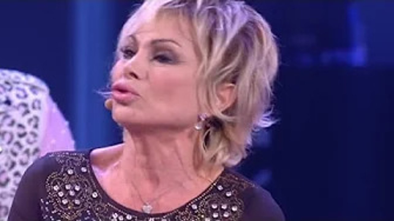 La critica di Carmen Russo a Katia Ricciarelli:...