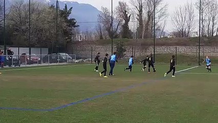 Un magnifique but des U11 ce samedi contre eybens... un but d'école!!!!