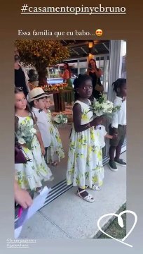 Veja Títi e Maria Flor, filhas de Giovanna Ewbank e Deborah Secco, com looks iguais em casamento