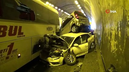 Bolu Dağı Tüneli'nde kağıt gibi olan araçtan burnu bile kanamadan çıktı