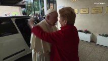 El papa visita a los niños que atiende el Vaticano procedentes de la guerra en Ucrania