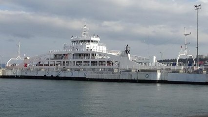 BOZCAADA VE GÖKÇEADA FERİBOT SEFERLERİNE 'FIRTINA' ENGELİ