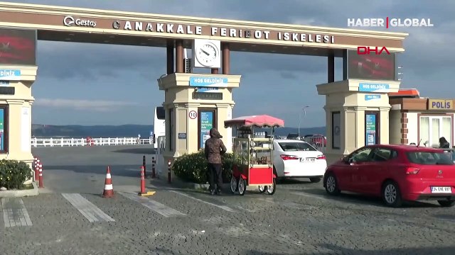 Bozcaada ve Gökçeada feribot seferlerine 'fırtına' engeli