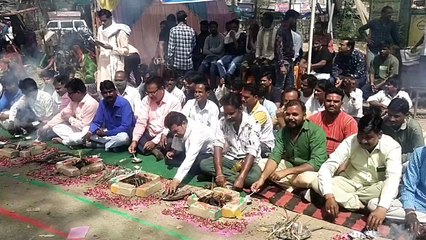 Video : विभिन्न मांगो को लेकर सफाई कर्मचारियों ने किया सोलह कुण्डीय सदबुद्धियज्ञ