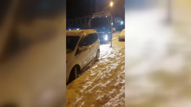 İstanbul'un bazı ilçelerinde karla karışık yağmur etkili oluyor