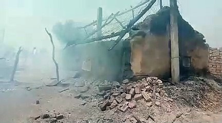 आग से झोंपे व सामान जलकर नष्ट