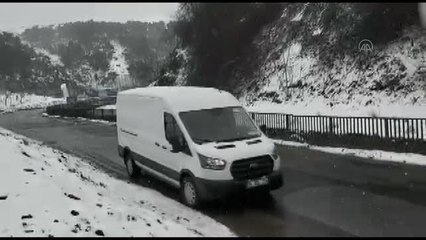 Ümraniye Belediyesi göç yolundaki leylekleri aç bırakmadı