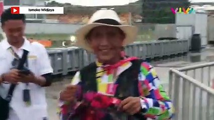 Momen Kocak Susi Digotong Anaknya Buat Masuk Mandalika