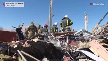 امدادگران یک سرباز را زنده از زیر آوار به جا مانده از حملات روسیه بیرون آوردند
